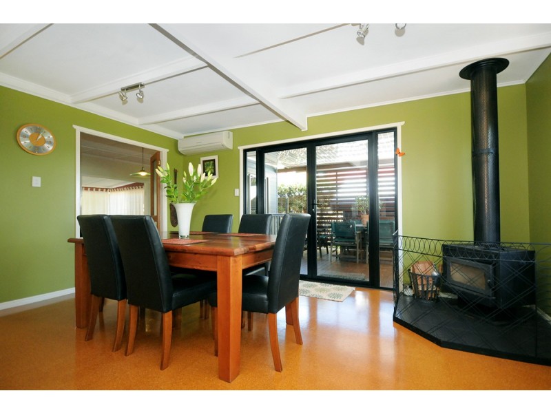 16 Alford Street, Mount Lofty QLD 4350