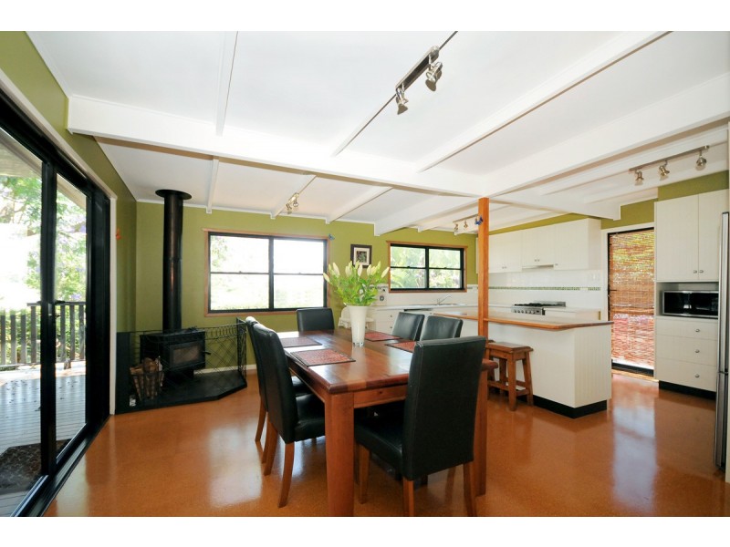 16 Alford Street, Mount Lofty QLD 4350