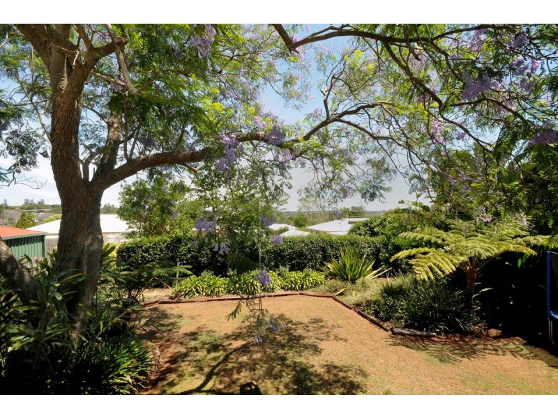 16 Alford Street, Mount Lofty QLD 4350