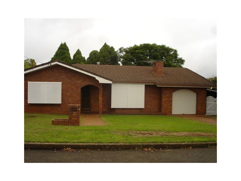 14 Maree Court, Centenary Heights QLD 4350
