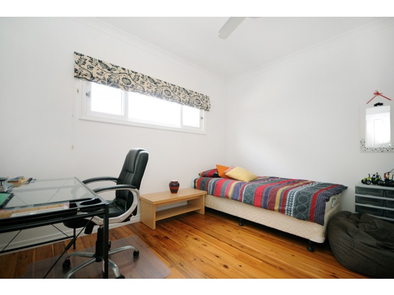 16 Perth Street, Rangeville QLD 4350