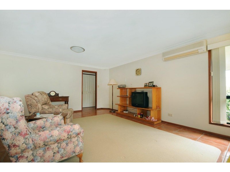 14 Weis Cr, Middle Ridge QLD 4350