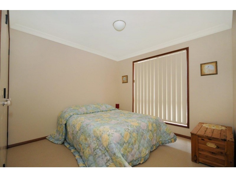 14 Weis Cr, Middle Ridge QLD 4350