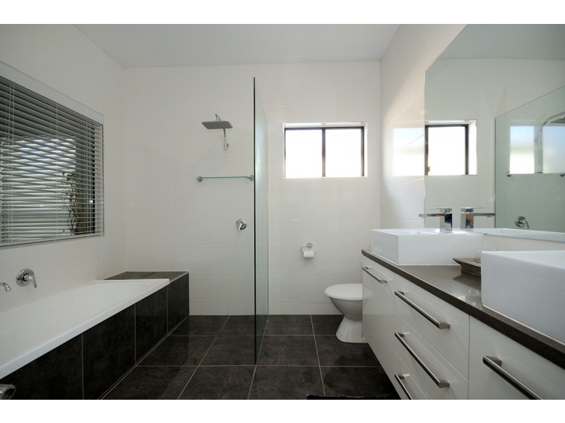 2 Devoran Street, Kleinton QLD 4352