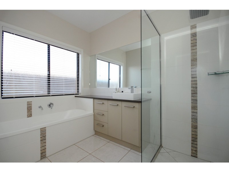 2 Devoran Street, Kleinton QLD 4352