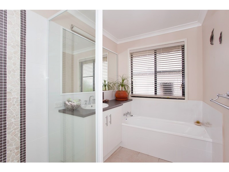 20 Kingfisher Drive, Highfields QLD 4352