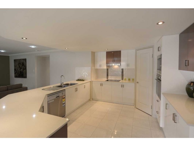 96 Spring Street, Middle Ridge QLD 4350