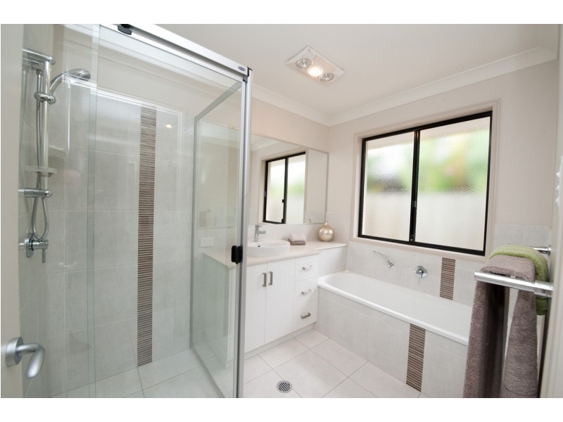 96 Spring Street, Middle Ridge QLD 4350