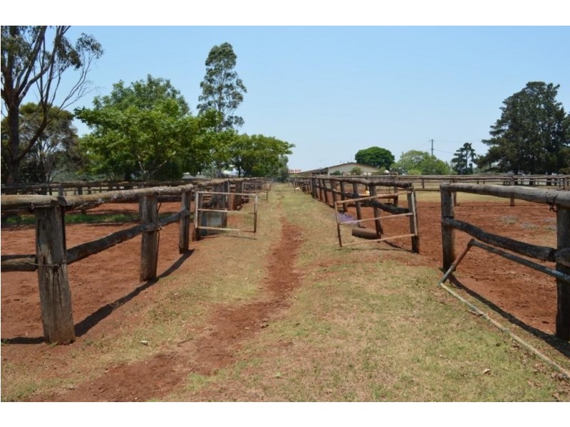 186 Hursley Road, Glenvale QLD 4350