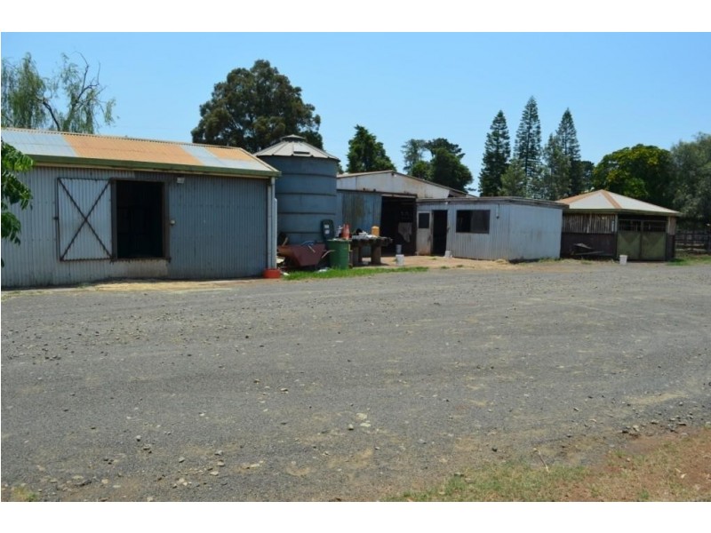 186 Hursley Road, Glenvale QLD 4350
