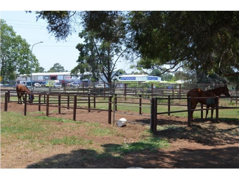 186 Hursley Road, Glenvale QLD 4350