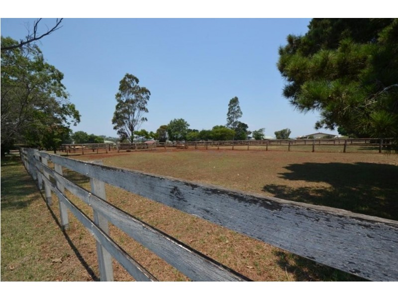 186 Hursley Road, Glenvale QLD 4350