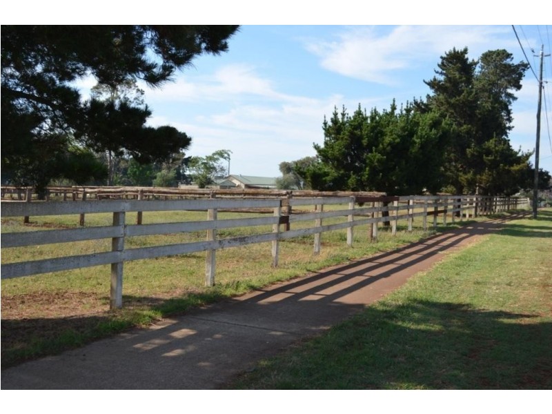 186 Hursley Road, Glenvale QLD 4350