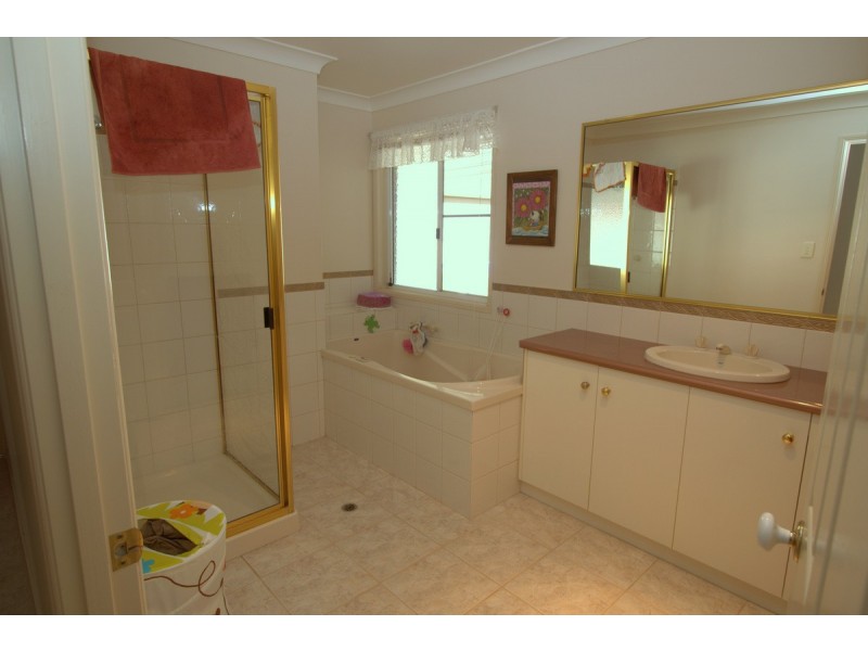 21 Mengel Court, Middle Ridge QLD 4350
