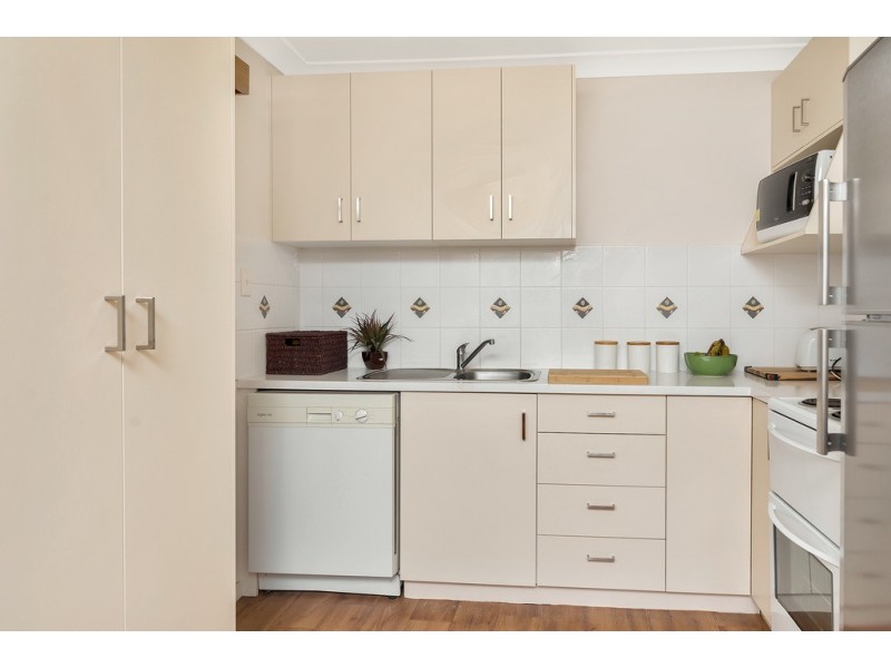 1/7 Damian Crescent, Kearneys Spring QLD 4350