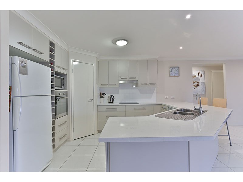 5 Vinniecombe Street, Kearneys Spring QLD 4350