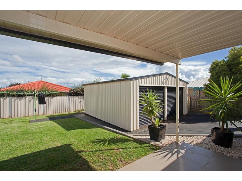 16 Oaklands Court, Glenvale QLD 4350