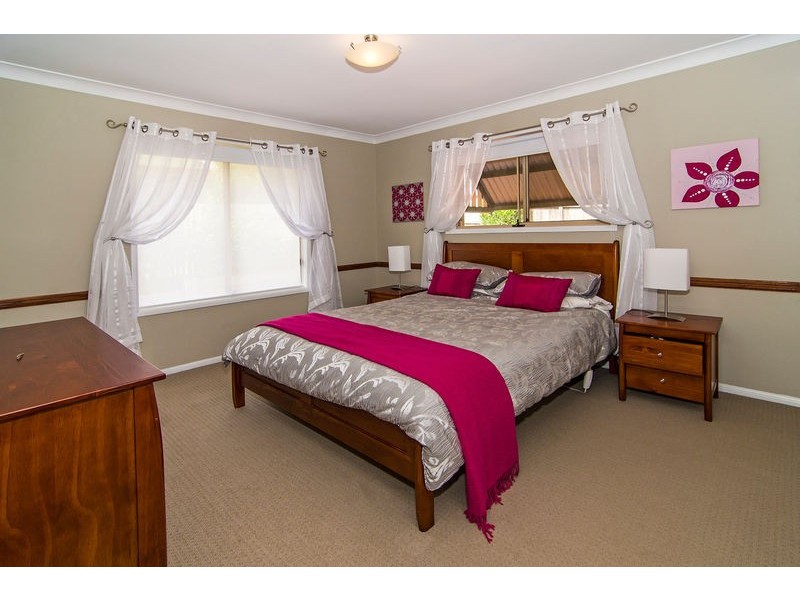 9 Honeysuckle Drive, Glenvale QLD 4350