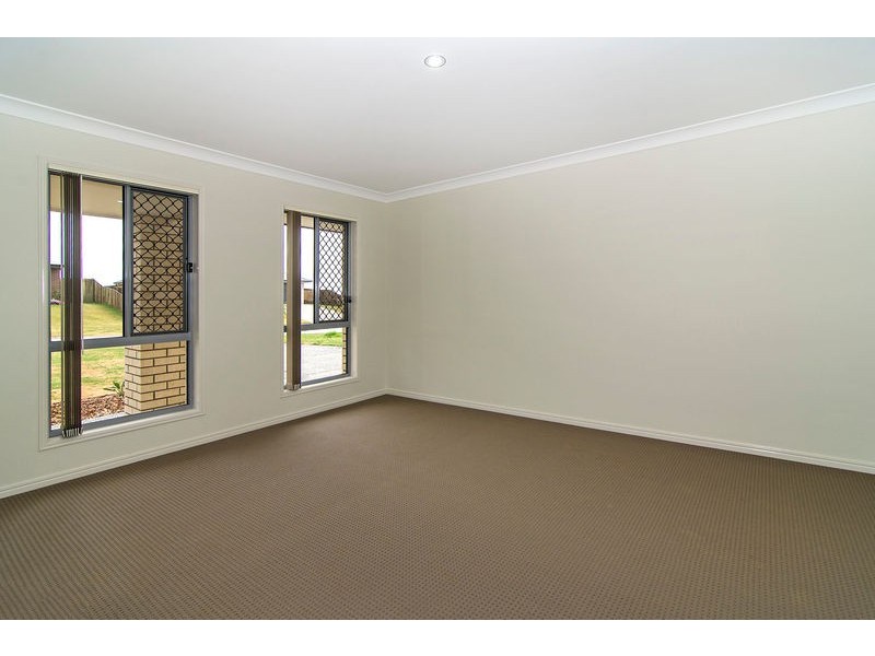 12 Goshawk Drive, Highfields QLD 4352