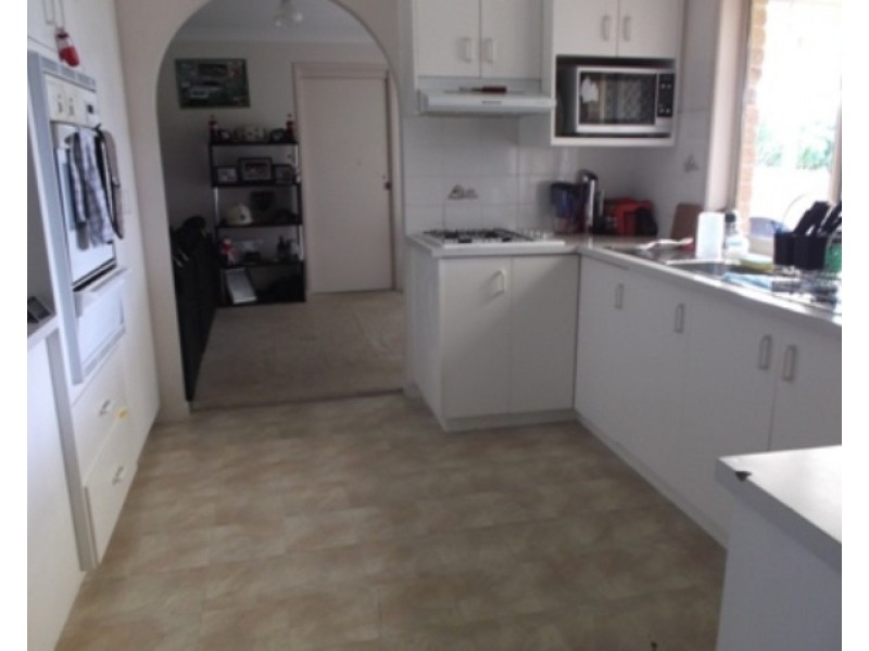 4 Muller Street, Kearneys Spring QLD 4350