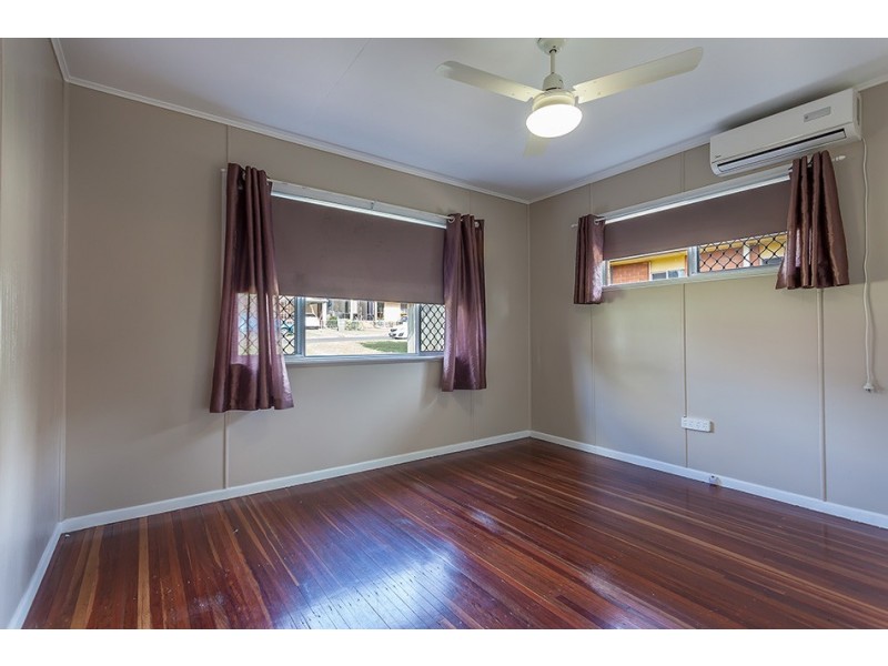 11 Jonathan Street, Rockville QLD 4350