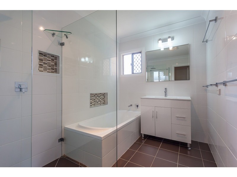 11 Jonathan Street, Rockville QLD 4350