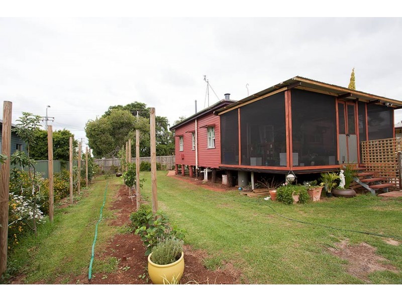 399 Tor Street, Newtown QLD 4350