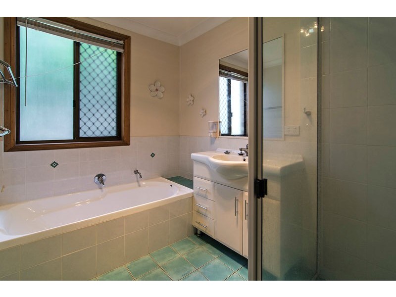 6 Marguerita Court, Centenary Heights QLD 4350