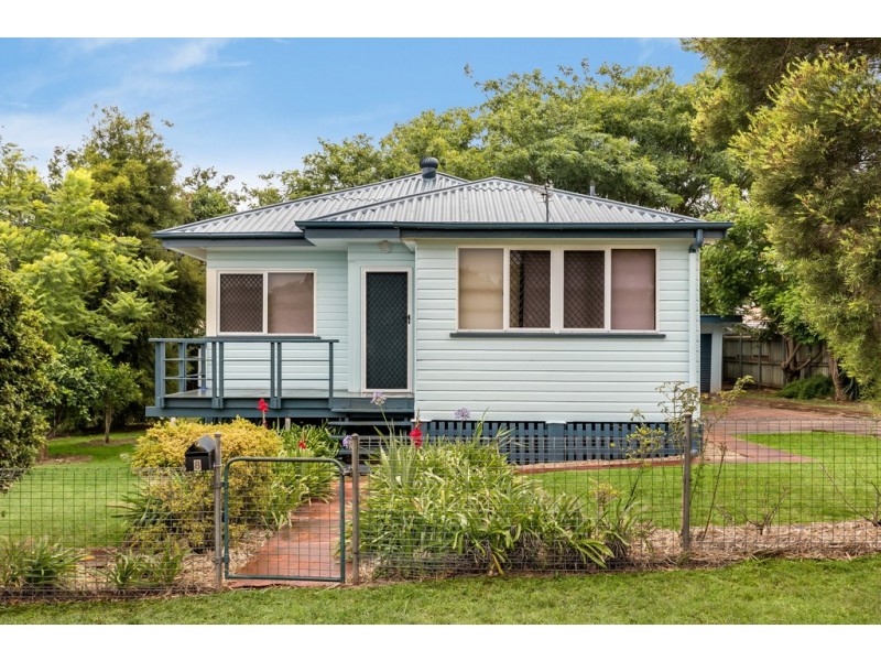 8 Dunkley Street, South Toowoomba QLD 4350