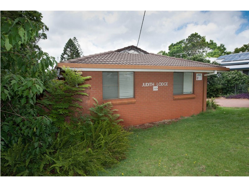 Unit 1/210a West Street, South Toowoomba QLD 4350