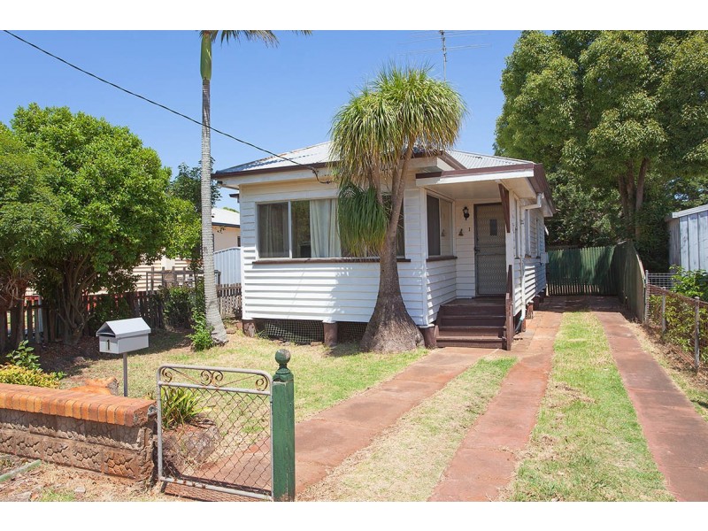 1 Bothwell Street, Newtown QLD 4350