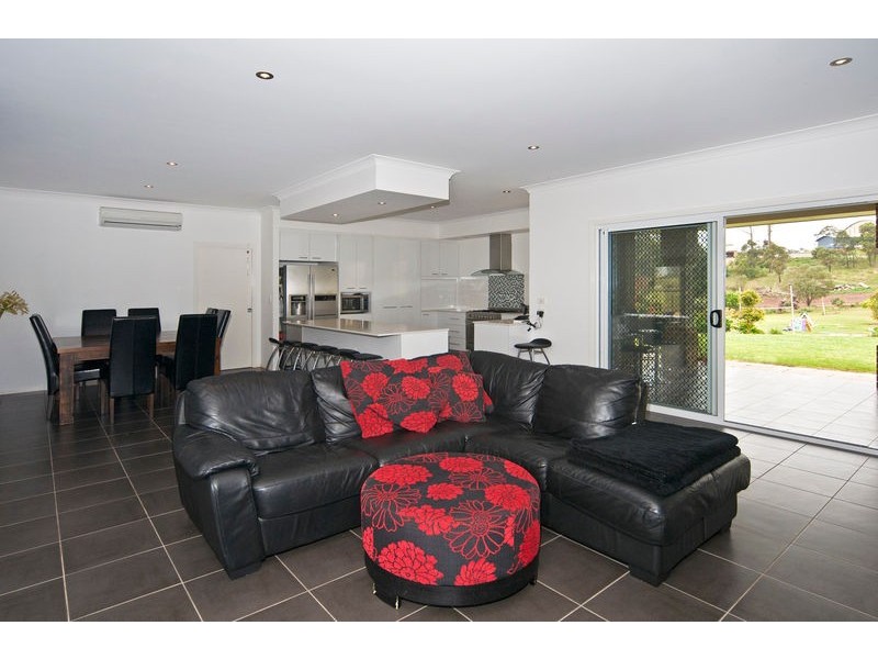 13-15 Cook Court, Highfields QLD 4352