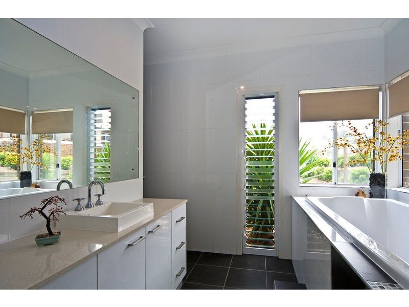13-15 Cook Court, Highfields QLD 4352