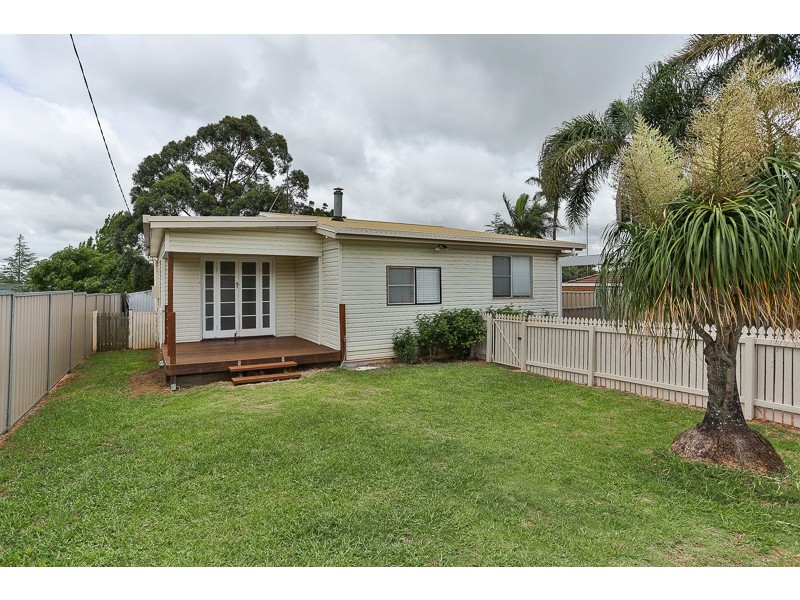 8 Blake Street, Wilsonton QLD 4350
