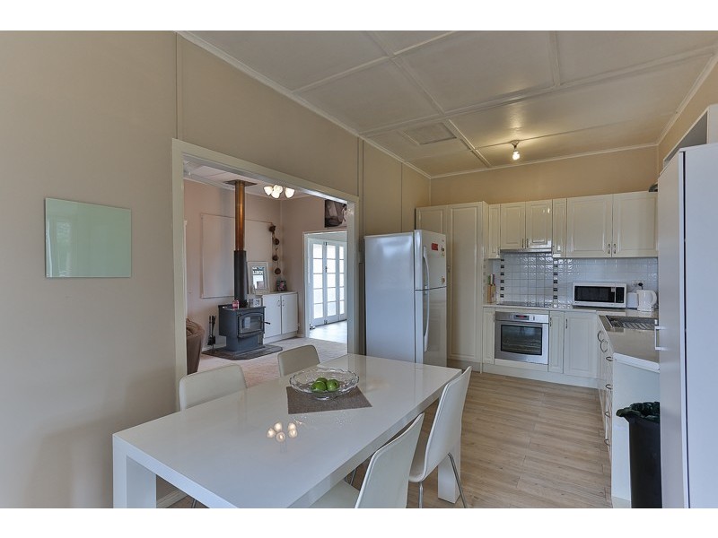 8 Blake Street, Wilsonton QLD 4350