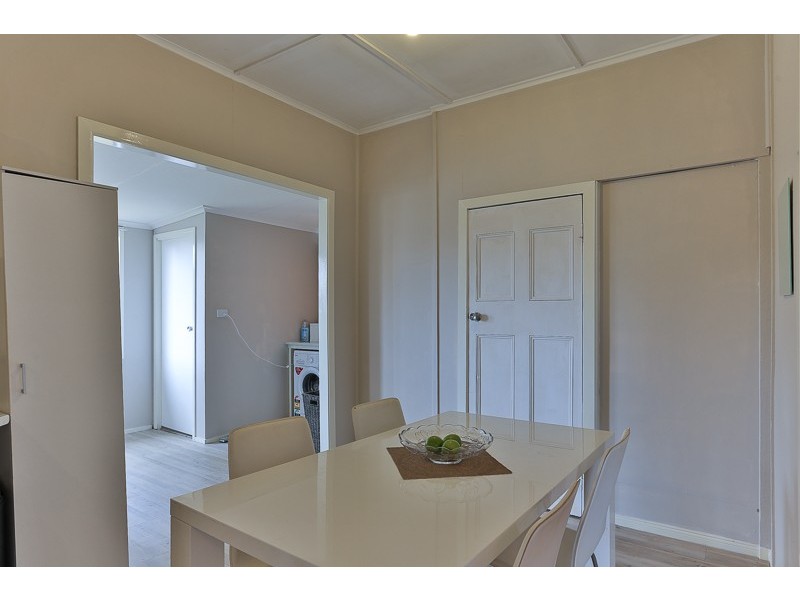 8 Blake Street, Wilsonton QLD 4350