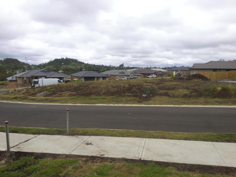 35 Balaroo Drive, Glenvale QLD 4350