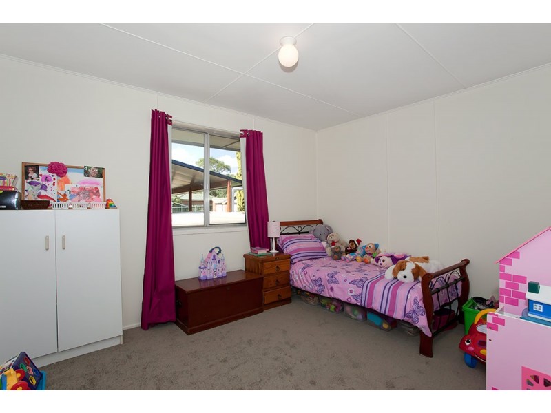 12 Farr Street, Kearneys Spring QLD 4350