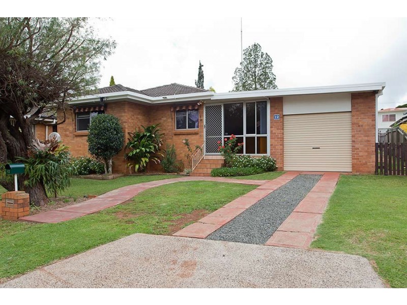 12 Farr Street, Kearneys Spring QLD 4350