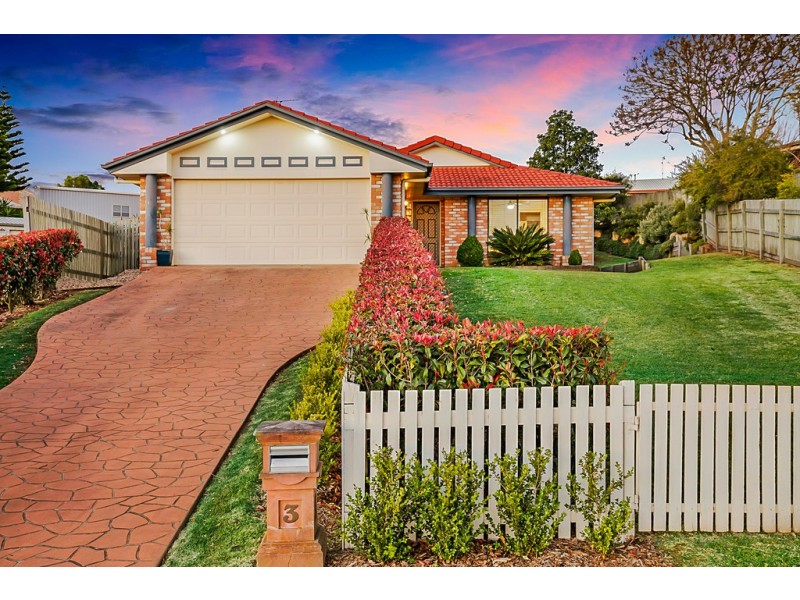 3 Saratoga Close, Wilsonton QLD 4350