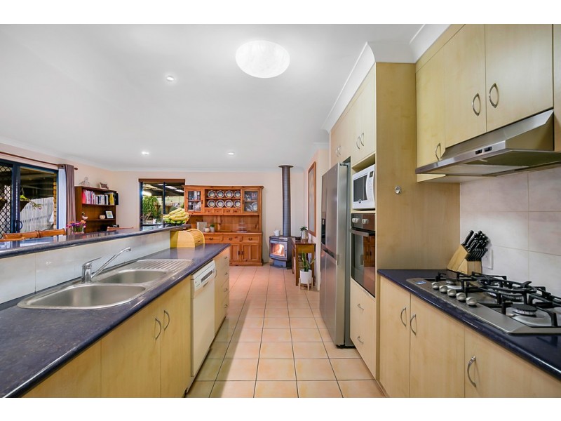 3 Saratoga Close, Wilsonton QLD 4350