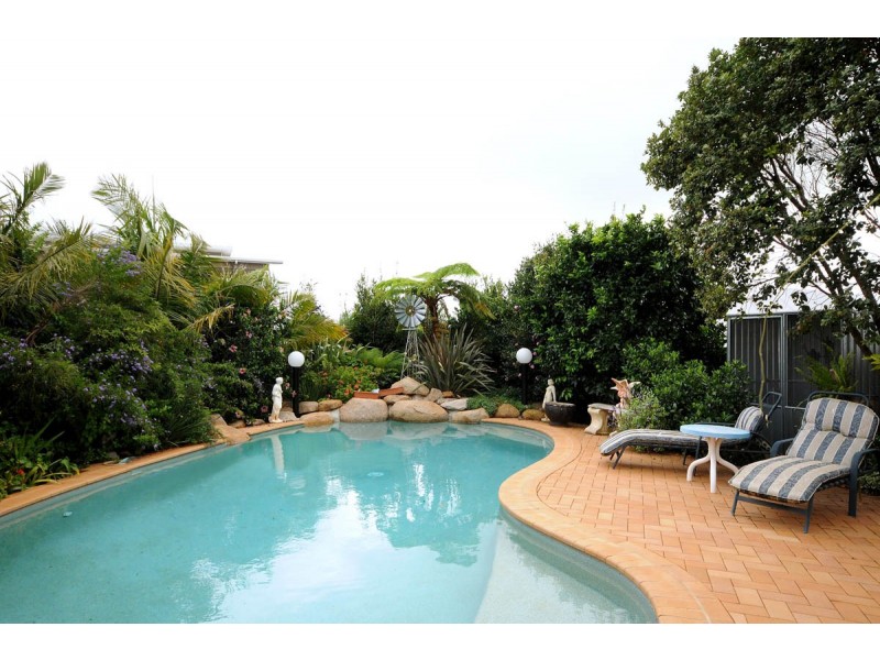19 Glen Eagles Drive, Middle Ridge QLD 4350