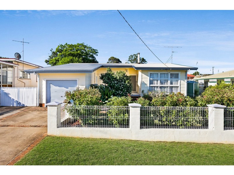 13 Fitzpatrick Street, Wilsonton QLD 4350