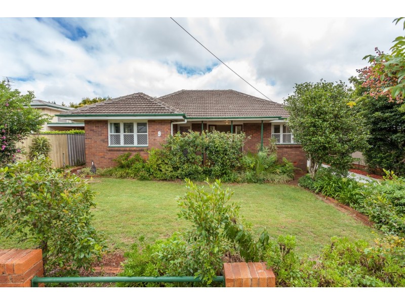 9 Drayton Road, Harristown QLD 4350