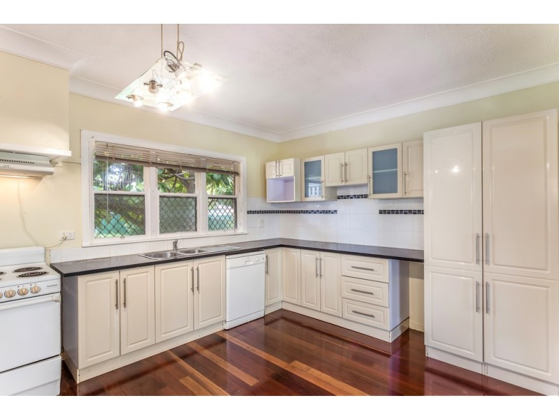 9 Drayton Road, Harristown QLD 4350