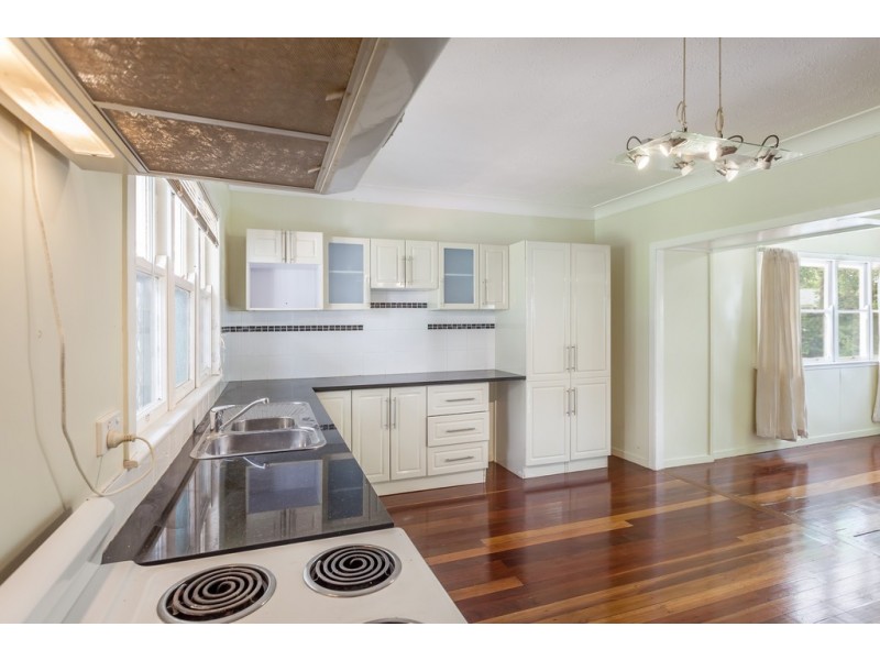 9 Drayton Road, Harristown QLD 4350