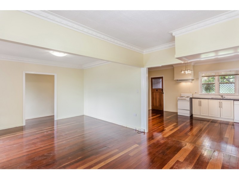 9 Drayton Road, Harristown QLD 4350