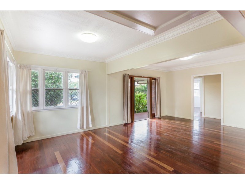 9 Drayton Road, Harristown QLD 4350