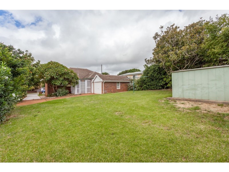 9 Drayton Road, Harristown QLD 4350