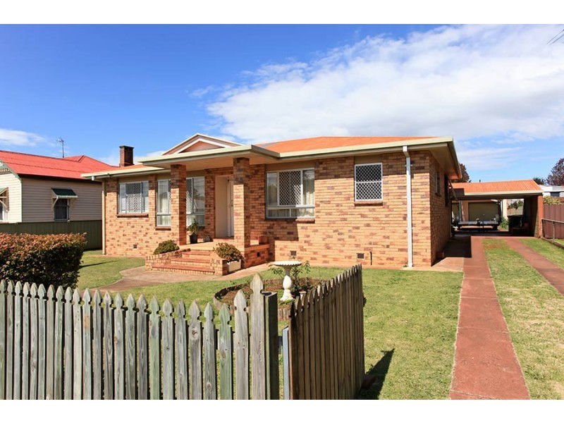 138 Hill Street, Newtown QLD 4350